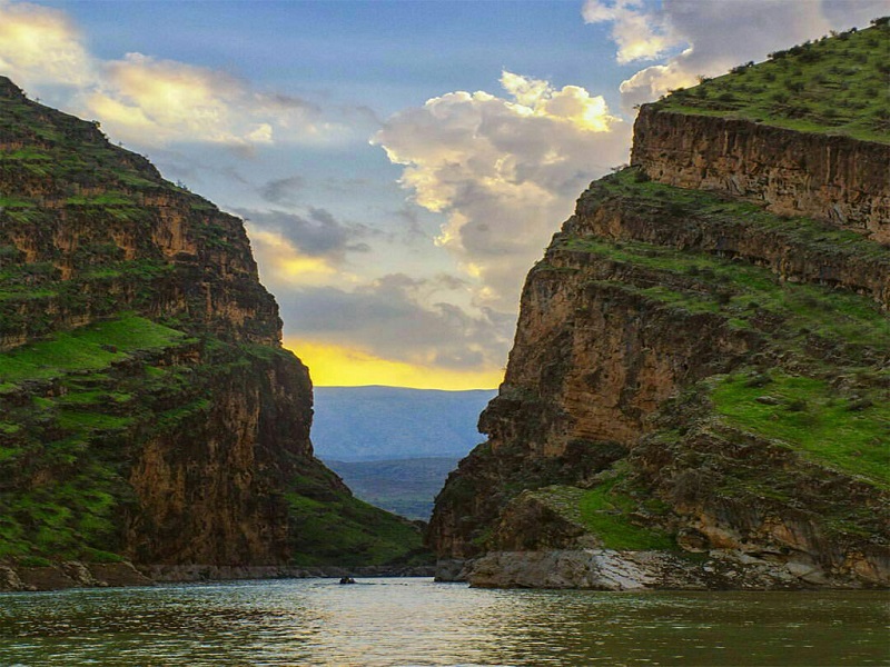 canyon Iran